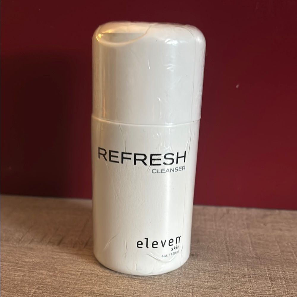 NIP New Eleven Skin Refresh Cleaner 4oz